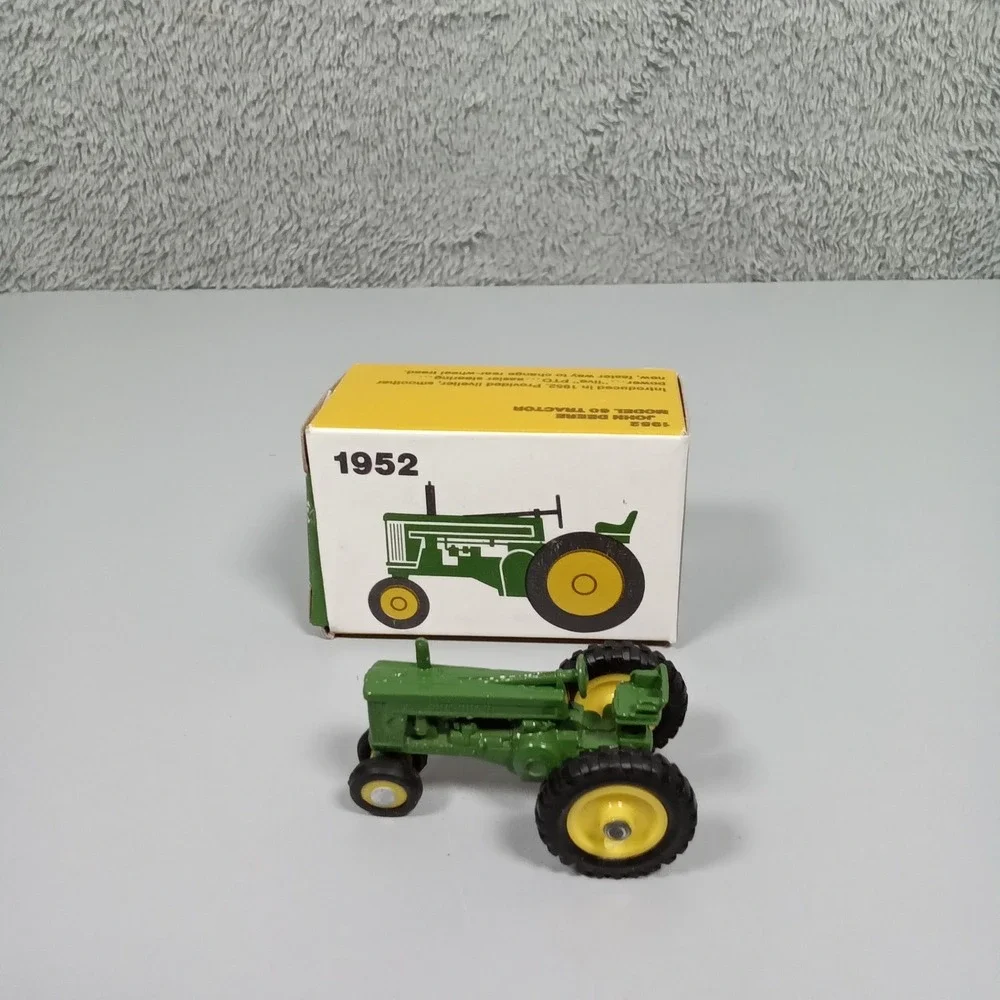 John Deere 1952 Model 60 Tractor Die-Cast‎ Miniature Collectible  Original Box